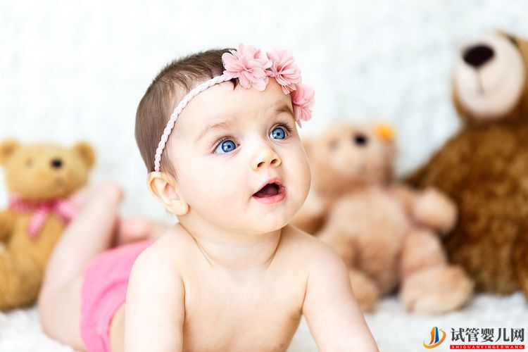 試管嬰兒過程中，胚胎和年齡的關系以及胚胎分級的原理。(圖1)