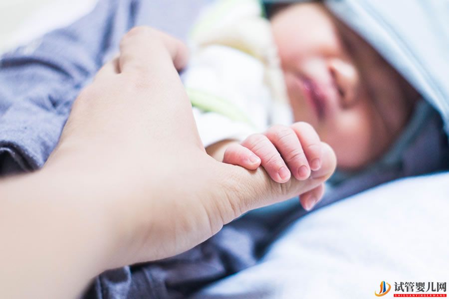 “龍鳳”試管嬰兒順利降生綿陽(圖1)