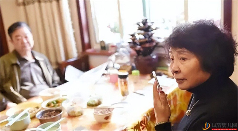 12年前,試管雙胞胎的60歲大媽,現(xiàn)哭訴_很后悔,有來世我不會再生(圖4)