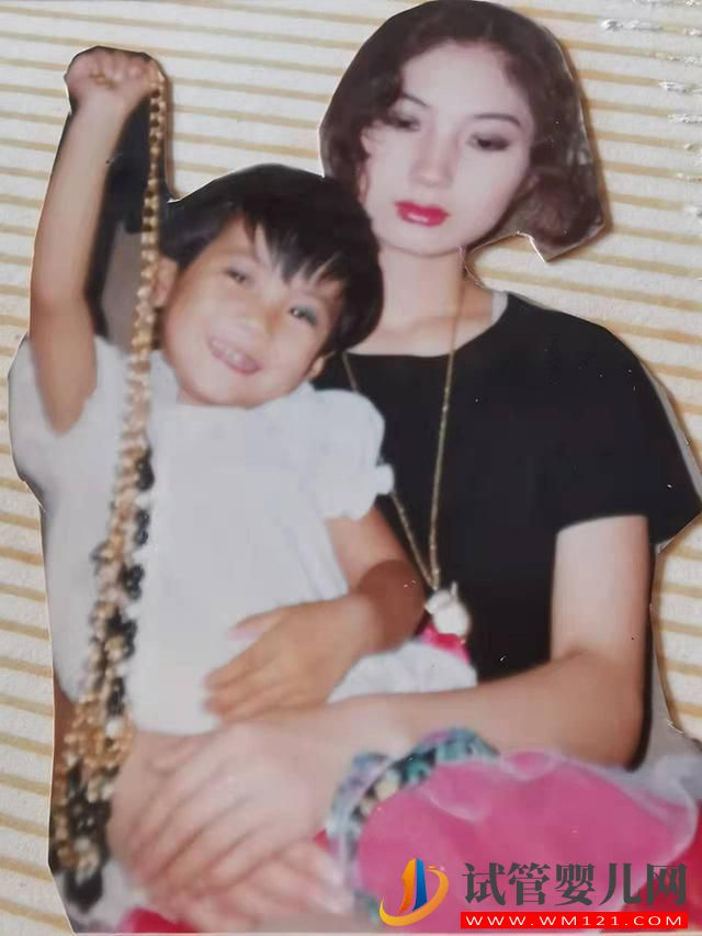 福州霸氣!30歲單身模特試管生混血三胞胎_月花銷10萬(wàn)(圖1) 福州霸氣!30歲單身模特試管生混血三胞胎_月花銷10萬(wàn)(圖1)
