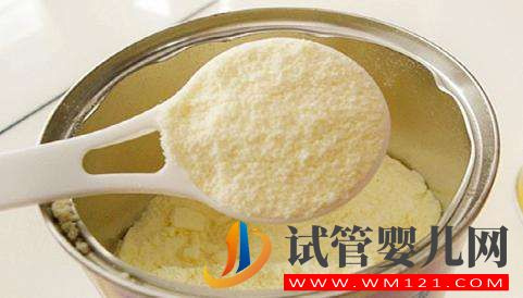 寶寶躺著喝奶弊處多(圖1)