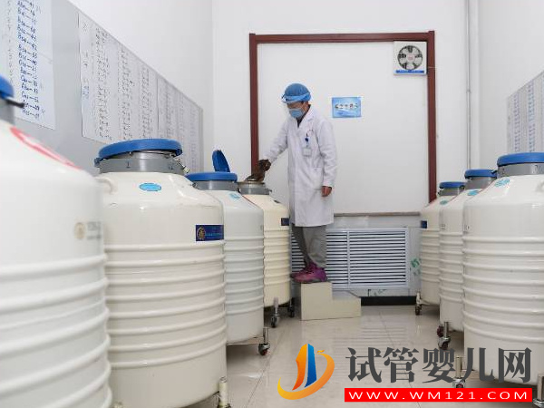 成都精子庫(kù)申請(qǐng)精子大概多少錢(qián)？(圖1)