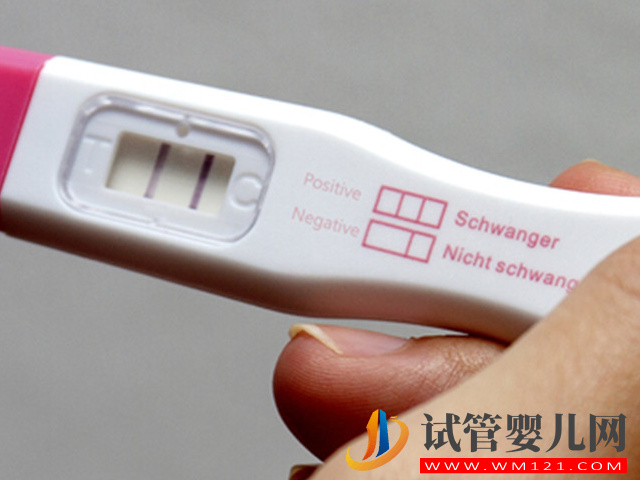 驗孕棒顯示兩條紅杠卻沒懷孕，小心是生化妊娠在“作祟”(圖1)
