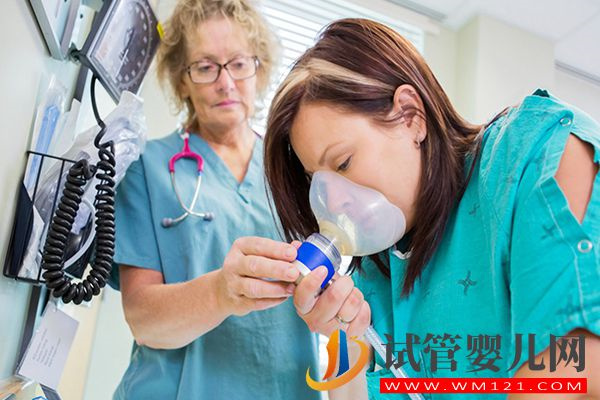 44歲懷孕需要做檢查較多，羊水穿刺和胎心彩超是必做項目(圖1)