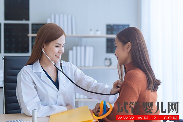 卵巢功能差卵泡少不知怎么回事，找到原因后可試管助孕(圖1)