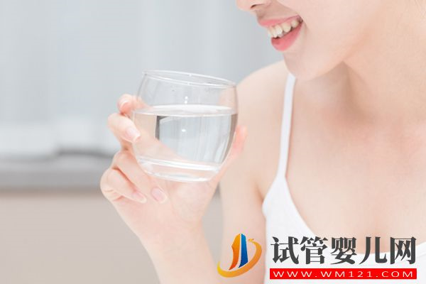 復(fù)雜性內(nèi)膜增生逆轉(zhuǎn)幾率較高,這2種治療方法都說管用(圖3) 復(fù)雜性內(nèi)膜增生逆轉(zhuǎn)幾率較高,這2種治療方法都說管用(圖3)