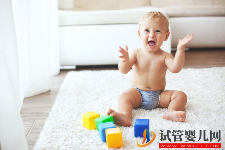 聽說紙尿褲影響生育功能？開襠褲和紙尿褲，孩子到底穿哪個好？(圖2)