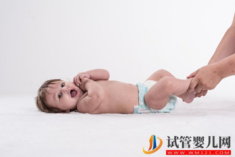 聽說紙尿褲影響生育功能？開襠褲和紙尿褲，孩子到底穿哪個好？(圖4)