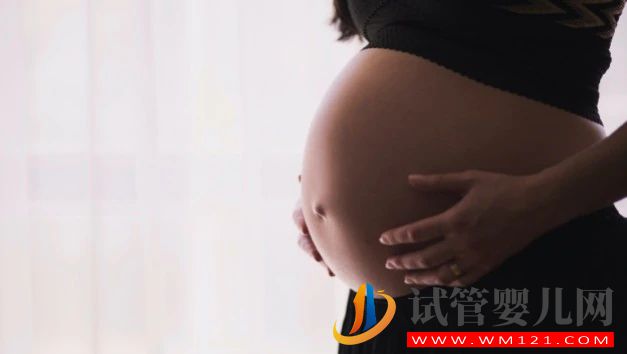 名人在懷孕期間對身體積極性采取立場(圖2)