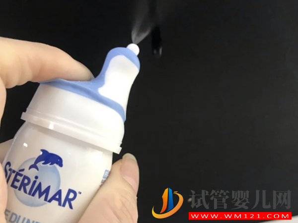 嬰兒生理鹽水噴鼻教程解析，寶媽必備的正確操作知識(圖1)