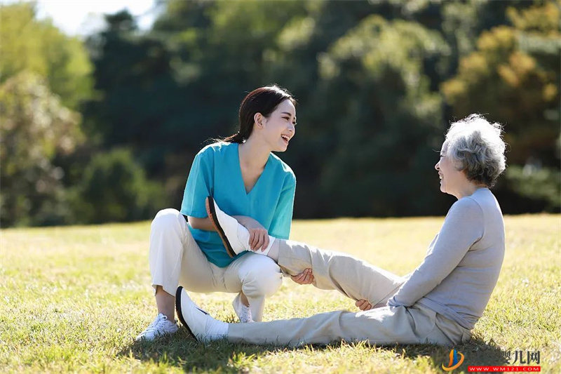 一個流傳800年的養(yǎng)生動作，比散步還簡單！通血管、強骨骼、護腰腎……(圖12)
